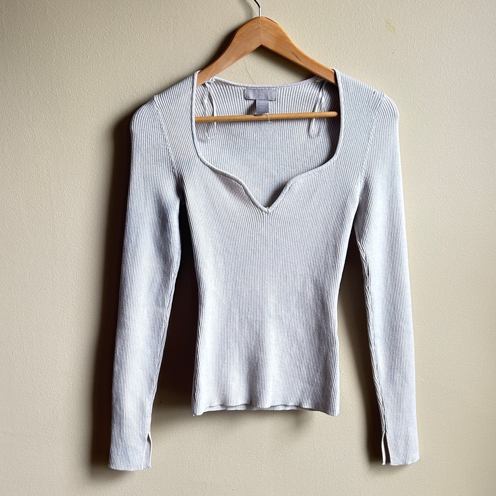 H&M Sweetheart Neck Line V Plunge Color: Cream Long Split Sleeve Sweater Size S…